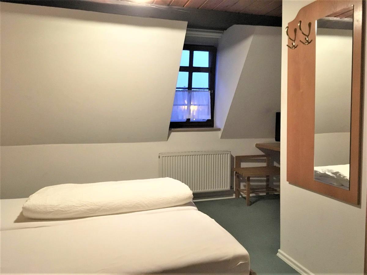 Gasthaus Loewen Sinsheim Esterno foto